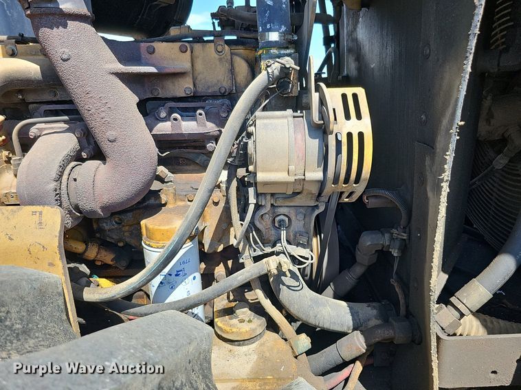 image for item DQ0279 2001 Caterpillar CP-563D  single drum vibratory roller