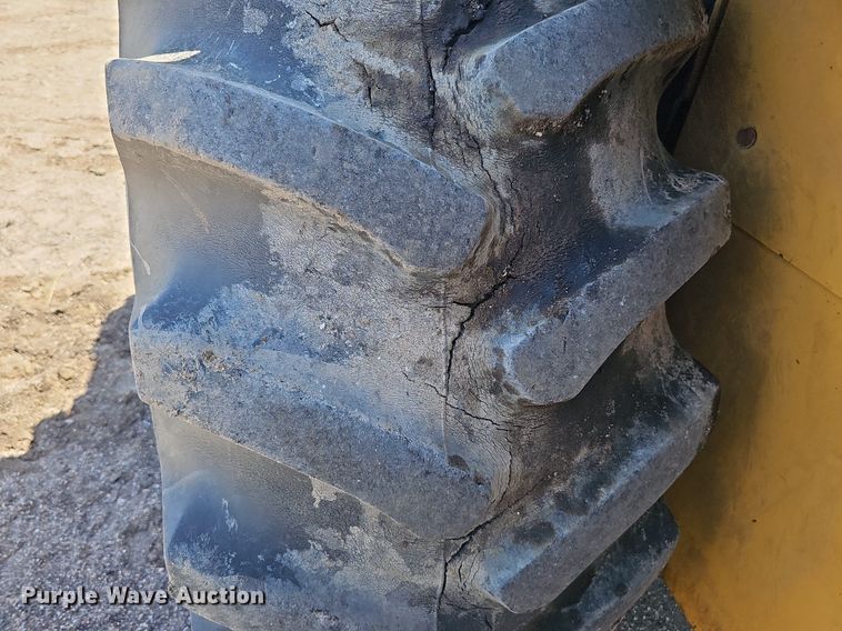 image for item DQ0279 2001 Caterpillar CP-563D  single drum vibratory roller