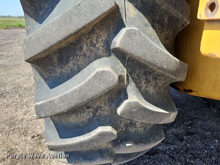 image for item DQ0279 2001 Caterpillar CP-563D  single drum vibratory roller