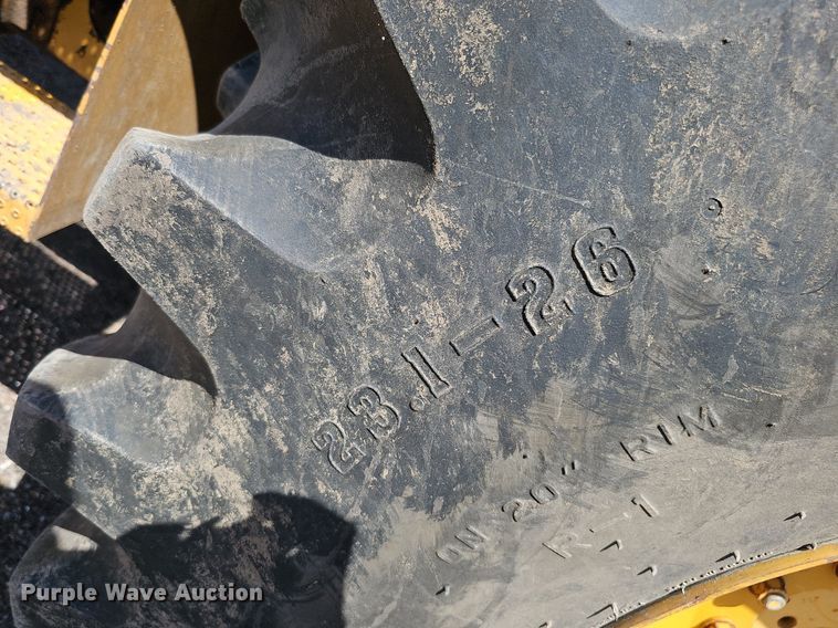 image for item DQ0279 2001 Caterpillar CP-563D  single drum vibratory roller