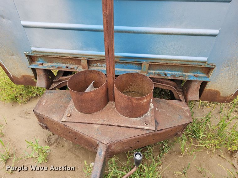 image for item DQ0283 Stahl Grand Challenger G101 service bed trailer