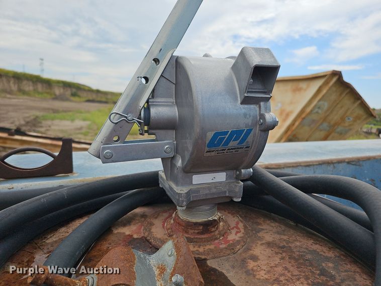 image for item DQ0283 Stahl Grand Challenger G101 service bed trailer