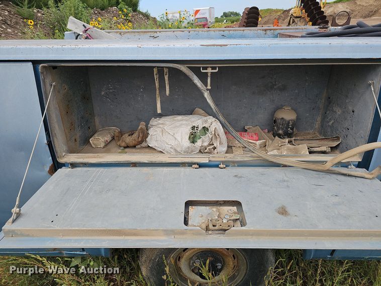 image for item DQ0283 Stahl Grand Challenger G101 service bed trailer