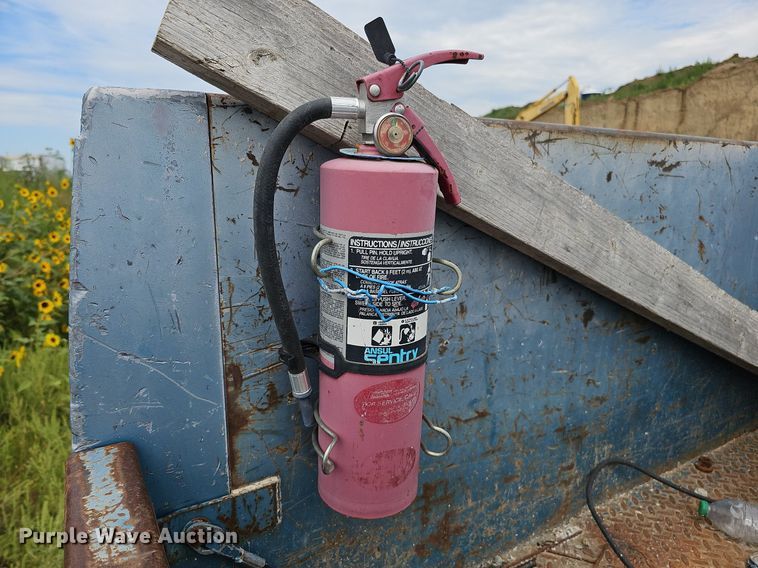 image for item DQ0283 Stahl Grand Challenger G101 service bed trailer