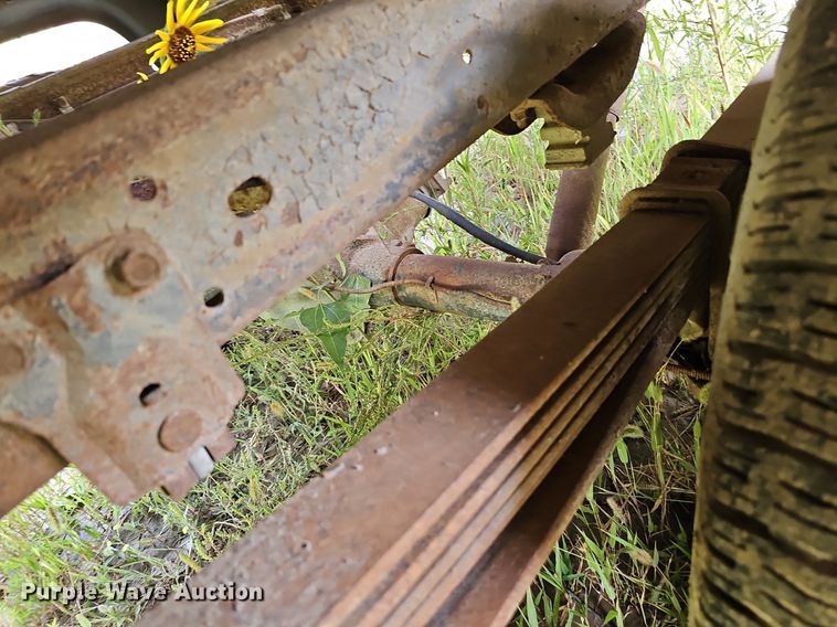 image for item DQ0283 Stahl Grand Challenger G101 service bed trailer