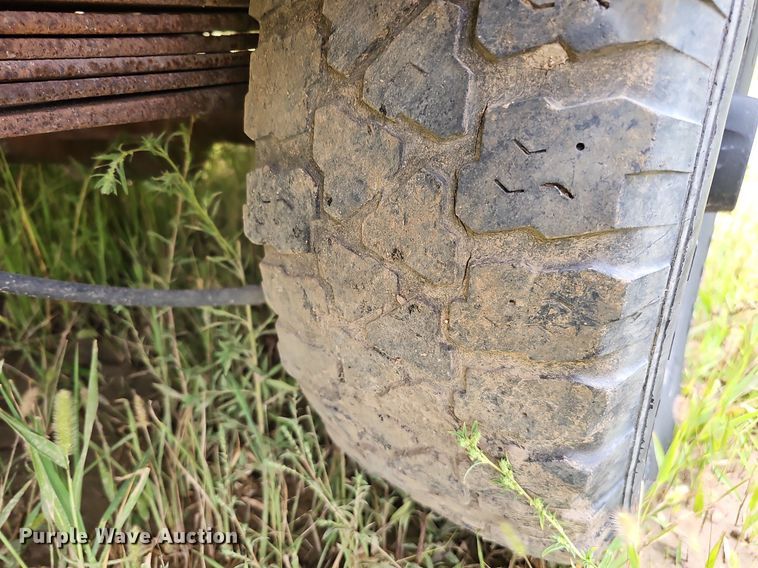 image for item DQ0283 Stahl Grand Challenger G101 service bed trailer