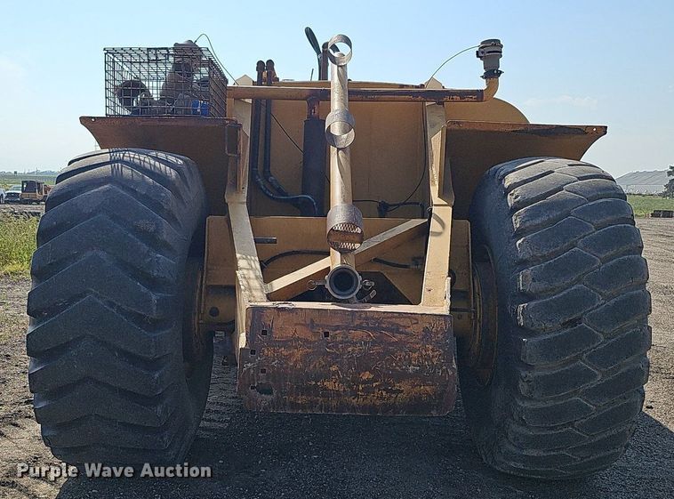 image for item DQ0289 1974 Caterpillar 623B  water wagon