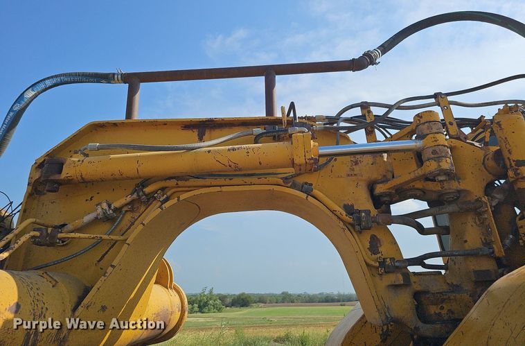 image for item DQ0289 1974 Caterpillar 623B  water wagon