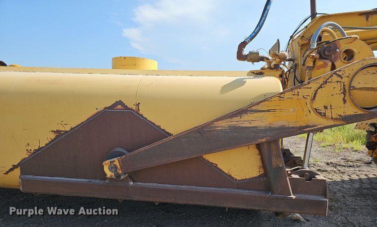image for item DQ0289 1974 Caterpillar 623B  water wagon