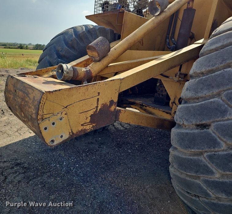 image for item DQ0289 1974 Caterpillar 623B  water wagon