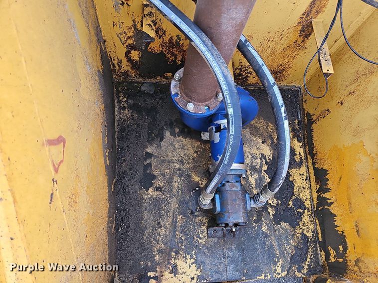 image for item DQ0289 1974 Caterpillar 623B  water wagon