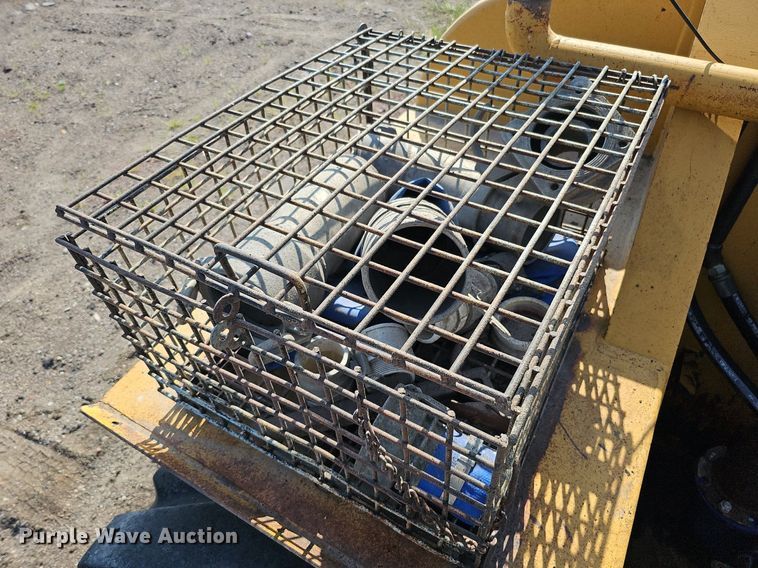 image for item DQ0289 1974 Caterpillar 623B  water wagon