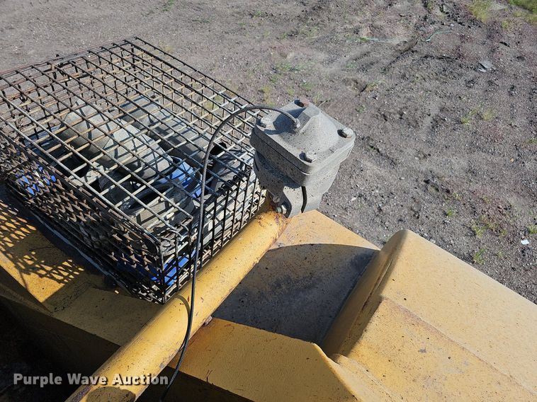 image for item DQ0289 1974 Caterpillar 623B  water wagon