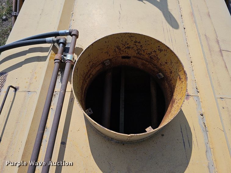 image for item DQ0289 1974 Caterpillar 623B  water wagon