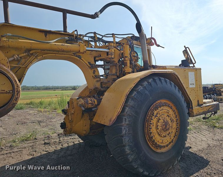 image for item DQ0289 1974 Caterpillar 623B  water wagon