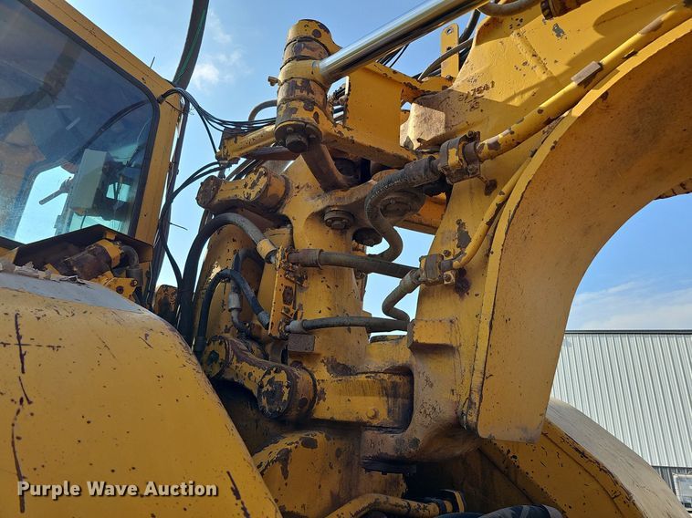 image for item DQ0289 1974 Caterpillar 623B  water wagon