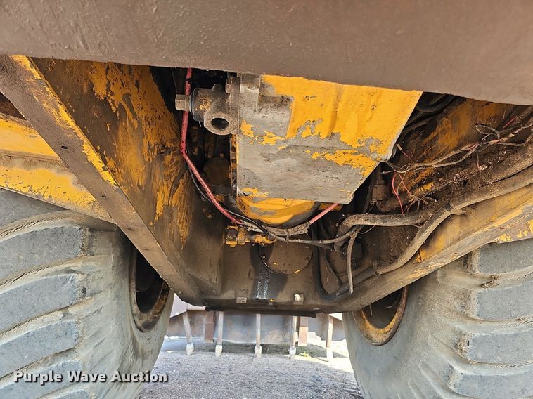 image for item DQ0289 1974 Caterpillar 623B  water wagon