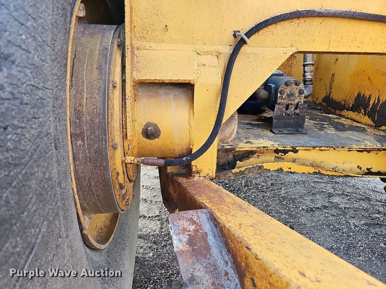 image for item DQ0289 1974 Caterpillar 623B  water wagon