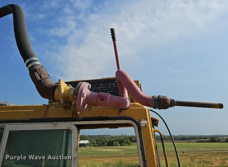 image for item DQ0289 1974 Caterpillar 623B  water wagon