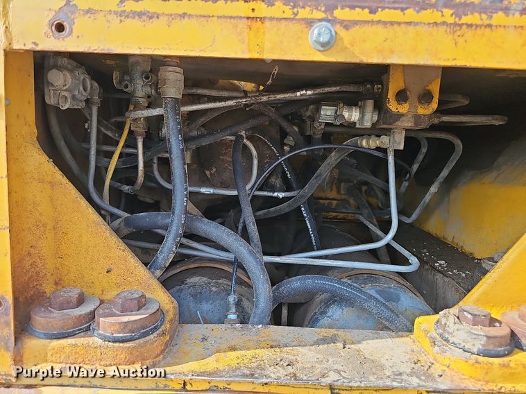 image for item DQ0289 1974 Caterpillar 623B  water wagon