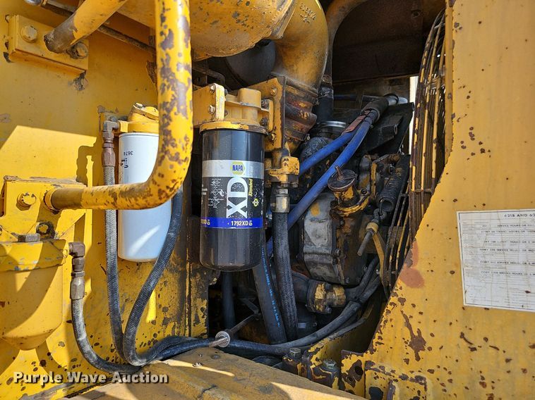 image for item DQ0289 1974 Caterpillar 623B  water wagon