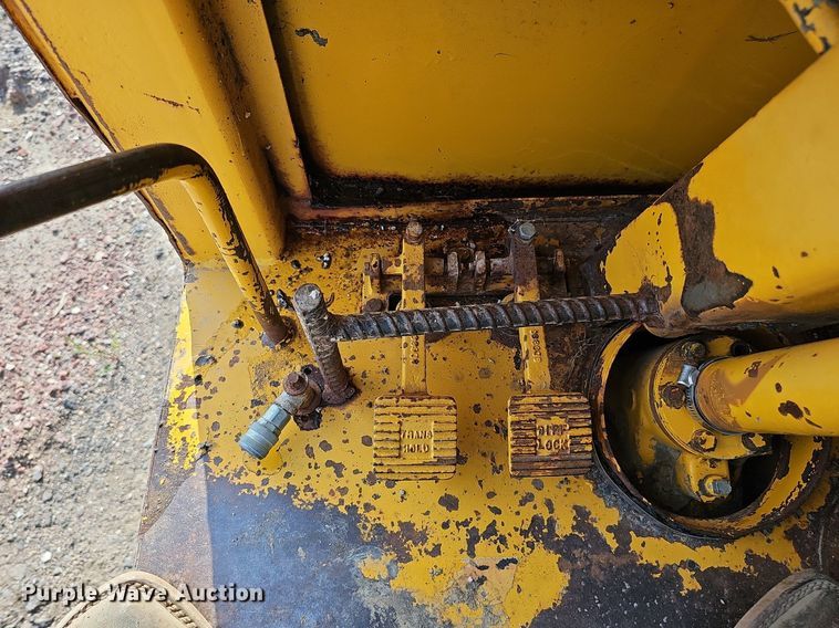 image for item DQ0289 1974 Caterpillar 623B  water wagon