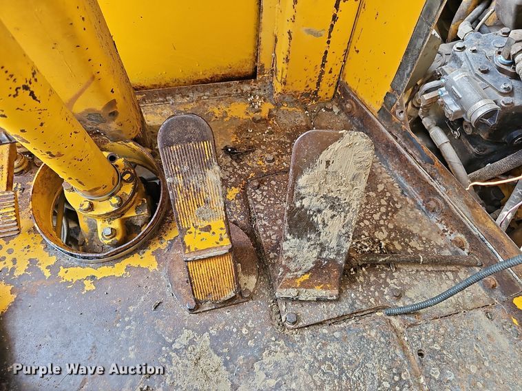 image for item DQ0289 1974 Caterpillar 623B  water wagon