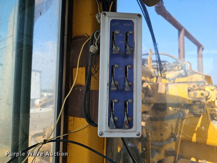 image for item DQ0289 1974 Caterpillar 623B  water wagon