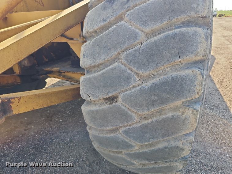 image for item DQ0289 1974 Caterpillar 623B  water wagon