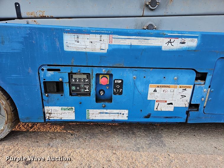 image for item DQ0306 2015 Genie GS-2646  scissor lift