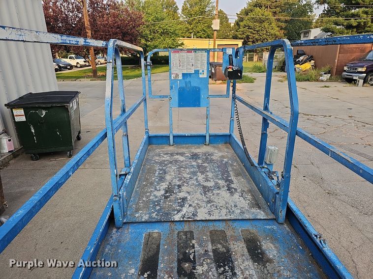 image for item DQ0306 2015 Genie GS-2646  scissor lift