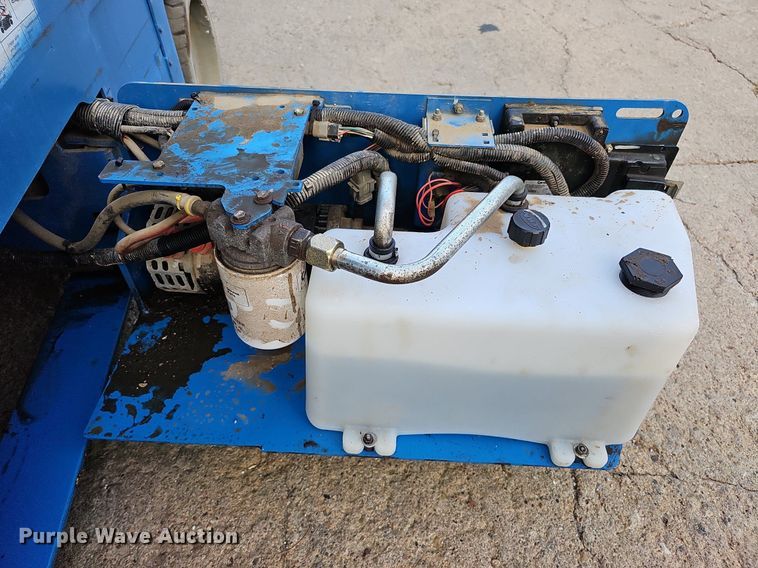 image for item DQ0306 2015 Genie GS-2646  scissor lift