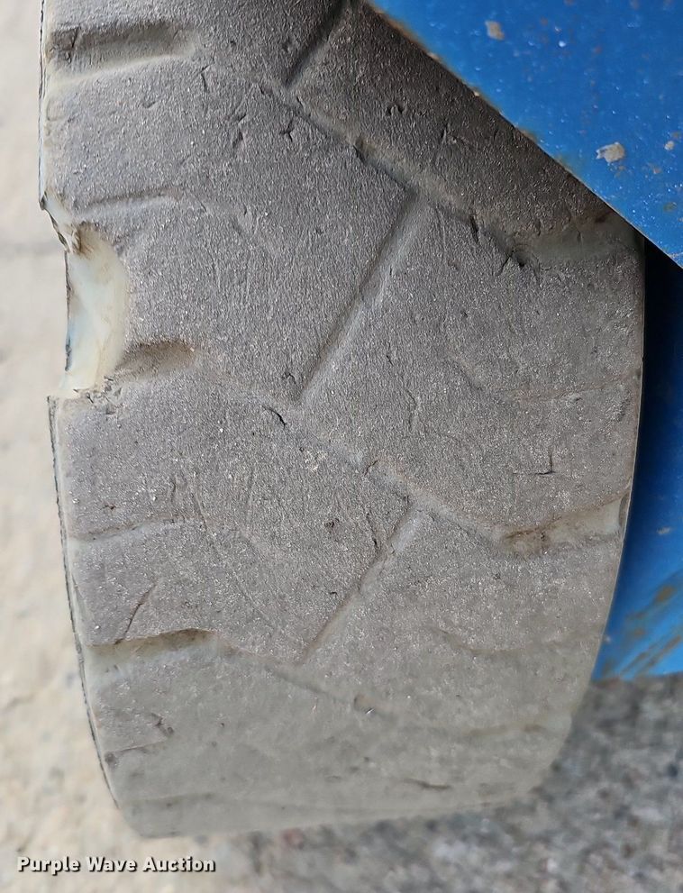 image for item DQ0306 2015 Genie GS-2646  scissor lift