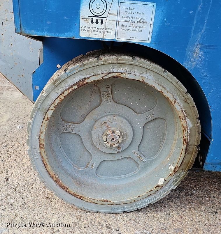 image for item DQ0306 2015 Genie GS-2646  scissor lift