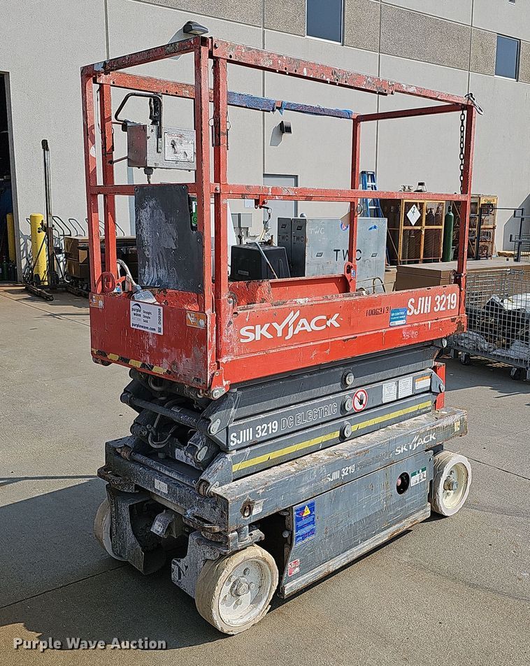 image for item DQ0308 Skyjack SJIII 3219 scissor lift