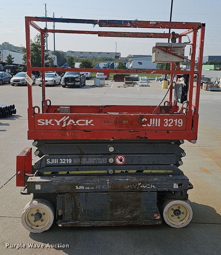 image for item DQ0308 Skyjack SJIII 3219 scissor lift