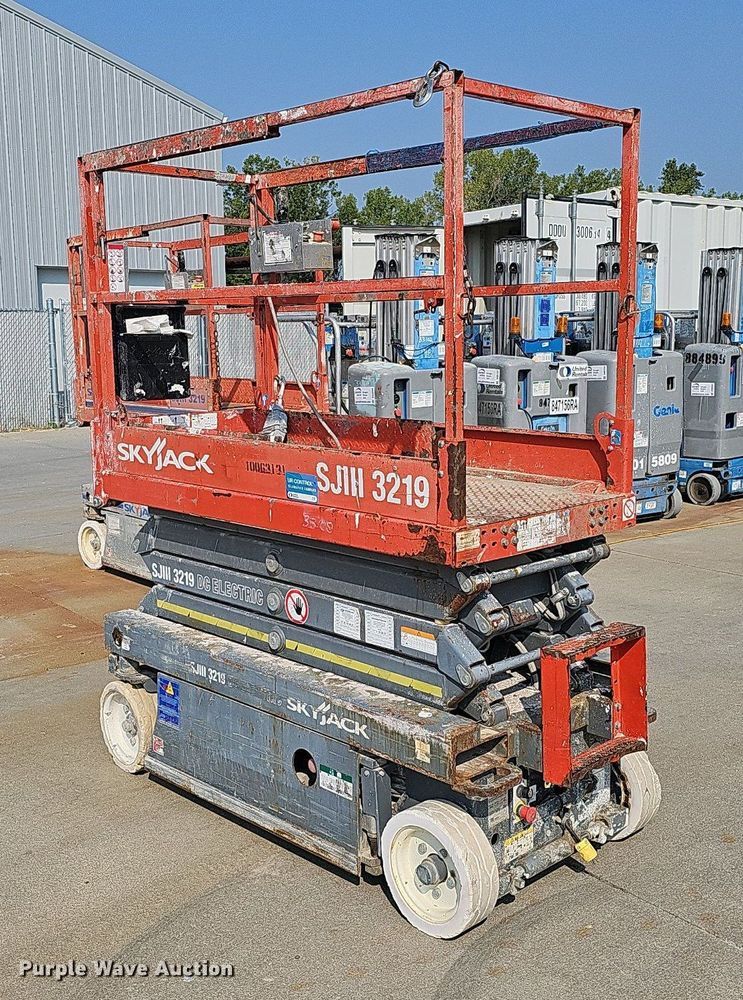 image for item DQ0308 Skyjack SJIII 3219 scissor lift