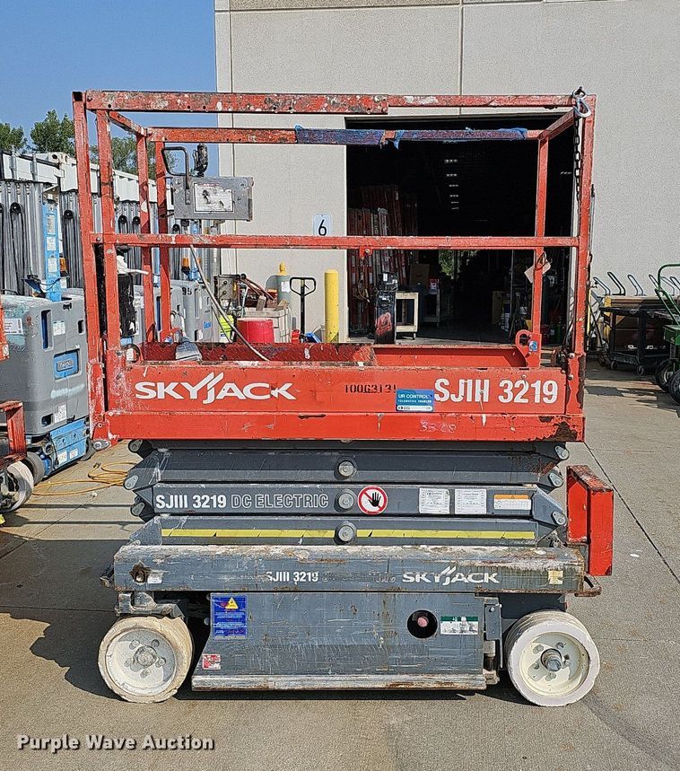 image for item DQ0308 Skyjack SJIII 3219 scissor lift