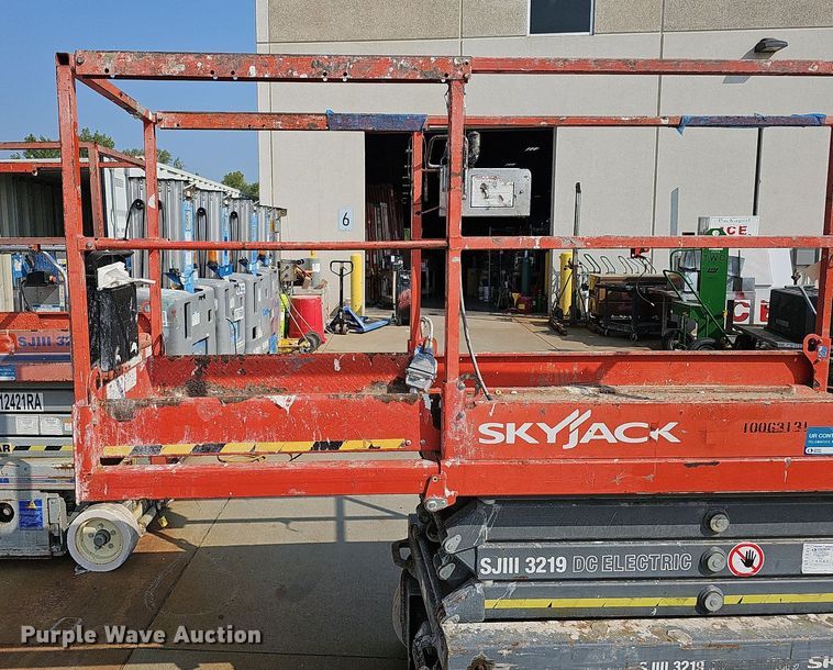 image for item DQ0308 Skyjack SJIII 3219 scissor lift