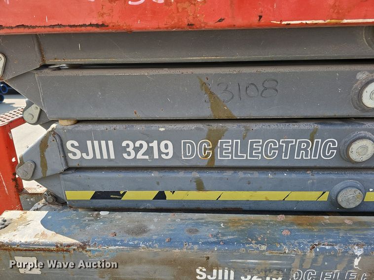 image for item DQ0308 Skyjack SJIII 3219 scissor lift