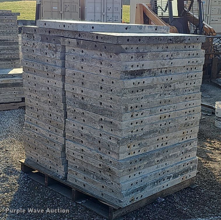 image for item DQ0317 Approximately 43 Wall Ties & Form concrete forms