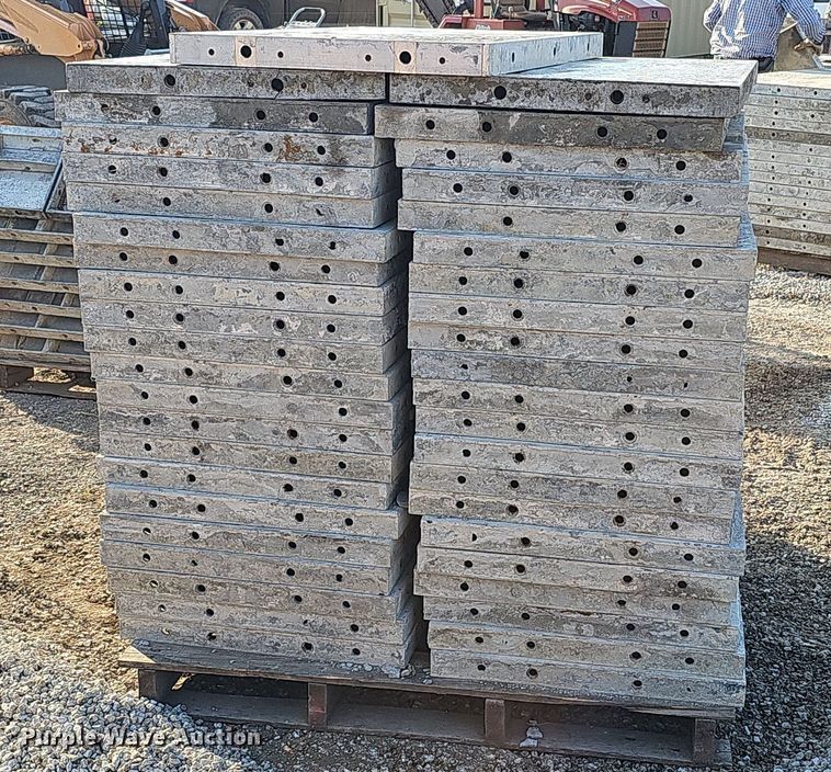 image for item DQ0317 Approximately 43 Wall Ties & Form concrete forms