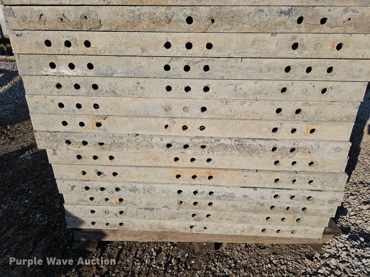 image for item DQ0317 Approximately 43 Wall Ties & Form concrete forms