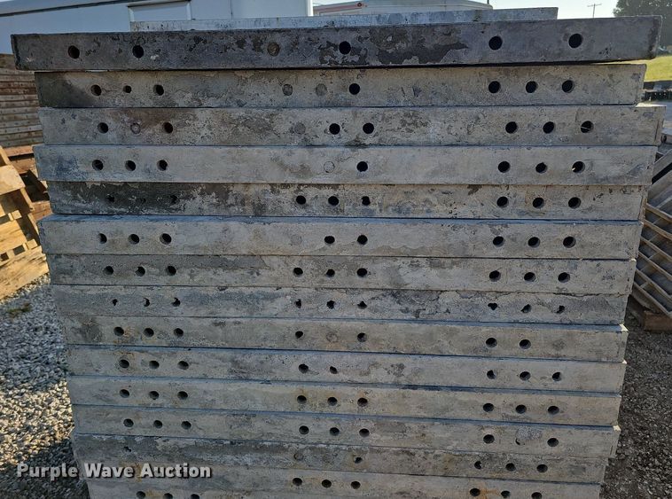 image for item DQ0317 Approximately 43 Wall Ties & Form concrete forms