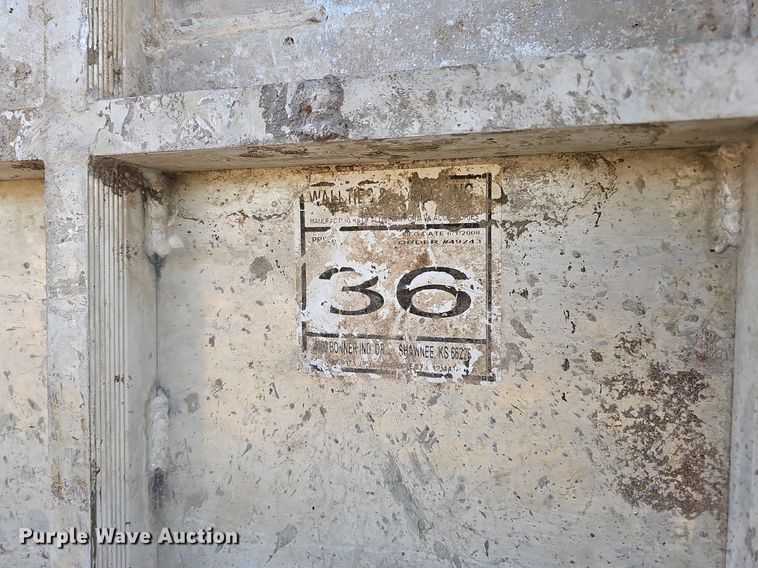 image for item DQ0317 Approximately 43 Wall Ties & Form concrete forms