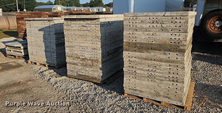 image for item DQ0320 Concrete forms