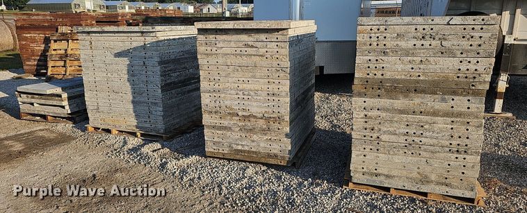 image for item DQ0320 Concrete forms