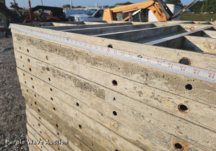 image for item DQ0320 Concrete forms