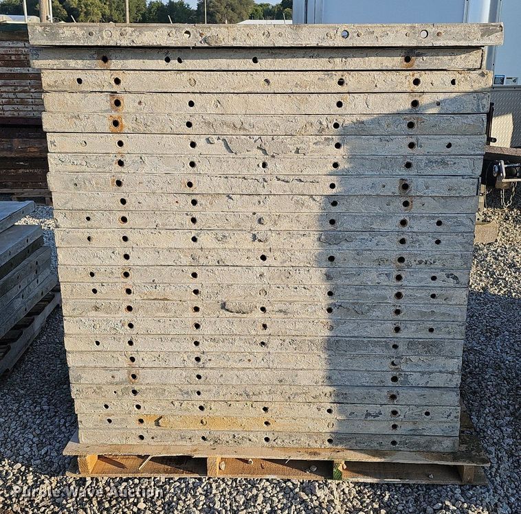 image for item DQ0320 Concrete forms