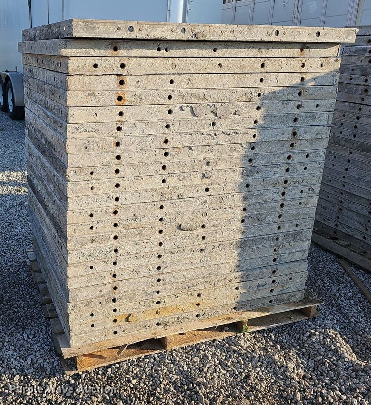 image for item DQ0320 Concrete forms